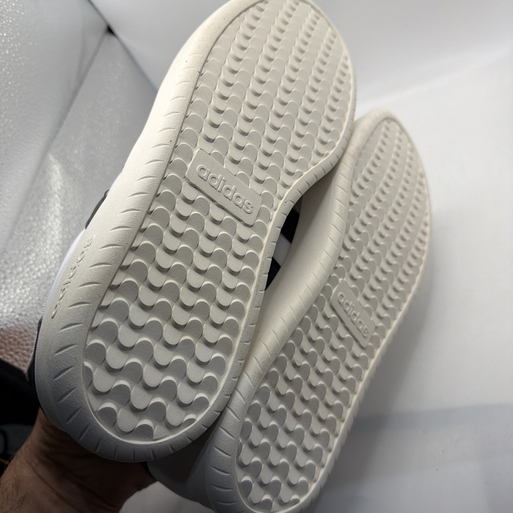Adidas Women Barreda White Black Grey Size 7.5 shoes sneakers. IH1229. New - Picture 11 of 11